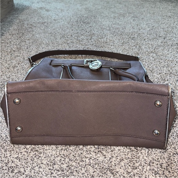 Michael Kors matching purse/wristlet set - Picture 4 of 9